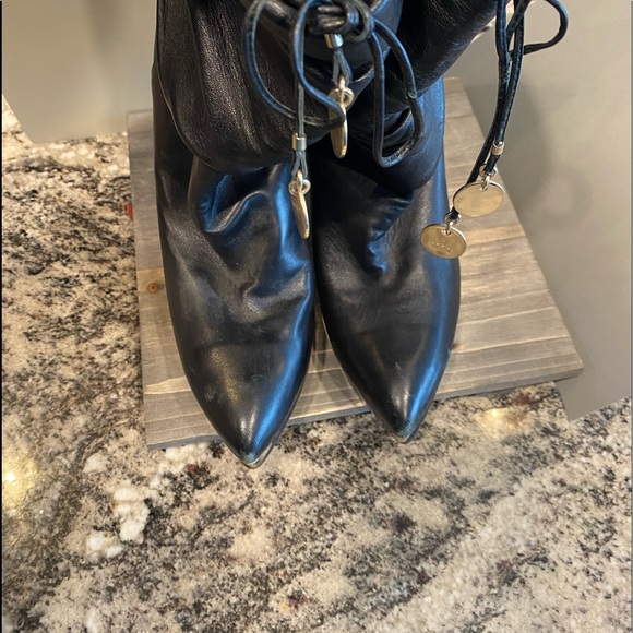 Gucci bootie 42 nice looking boots and looks good on - Picture 5 of 15